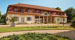 Der historische Brunnenbau im Kurpark Bad Bocklet