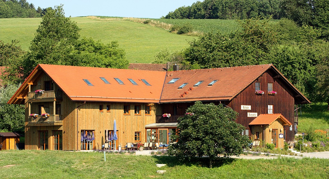 Bienenhof-Angebot "Klassisch" Bienenhof-Angebot "Klassisch"