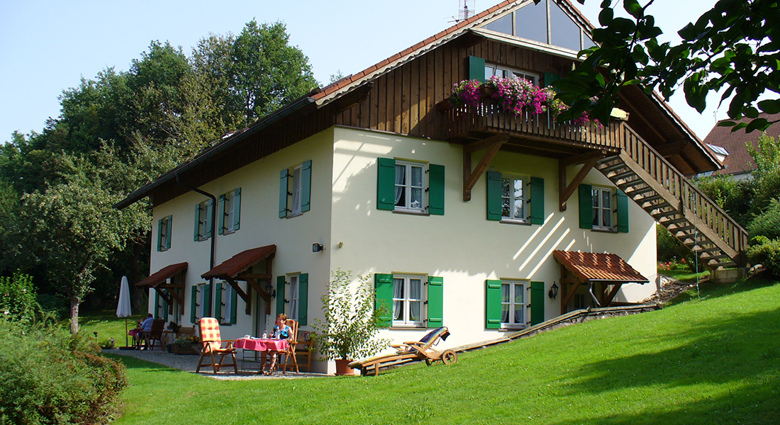 Thermalbaden und Landurlaub mit Komfort auf dem Bruckhuberhof Thermalbaden und Landurlaub mit Komfort auf dem Bruckhuberhof